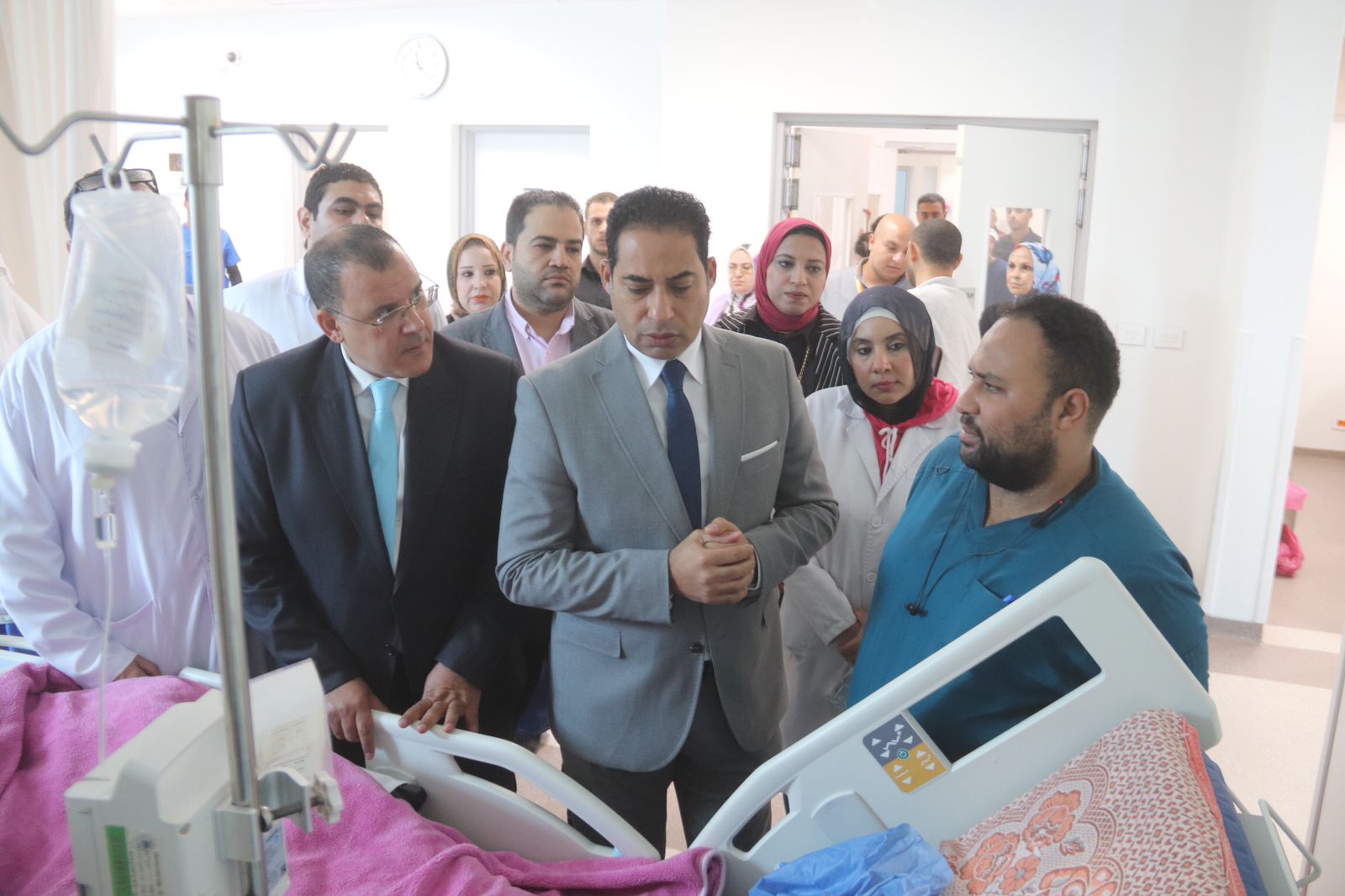 Healthcare Authority Announces Discharge of 14 Patients from Al-Galala Accident After Full Recovery, with 8 Surgeries Performed)